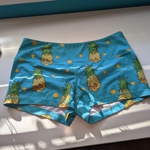 Pineapple skulls 3" shorts